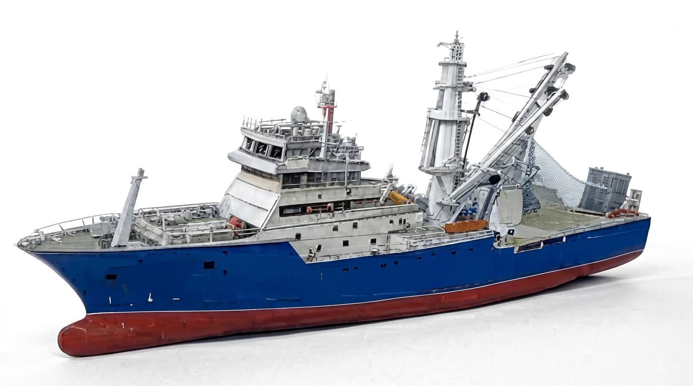 Ship diagram showing fresh water, ballast, grey water, engine room, and fish tank locations